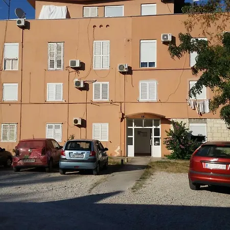 Lily Apartment